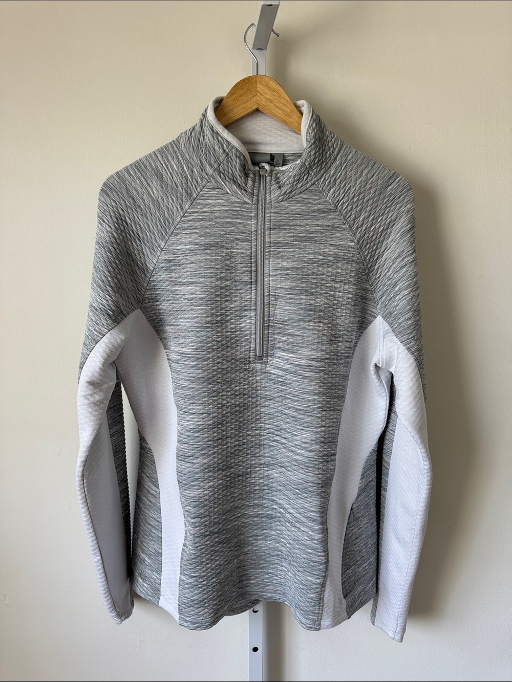 Athleta Gray and White Long-Sleeve Quarter Zip Performance Top Size XL